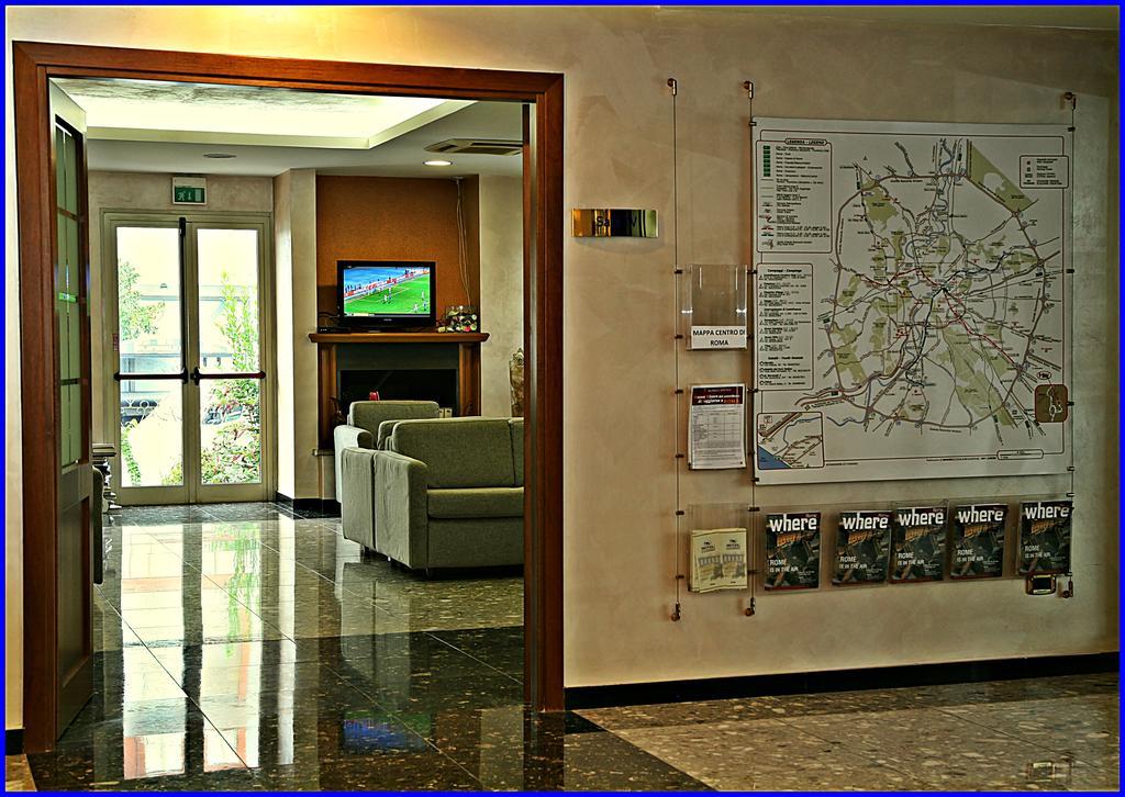 Hotel Meeting Ciampino Esterno foto