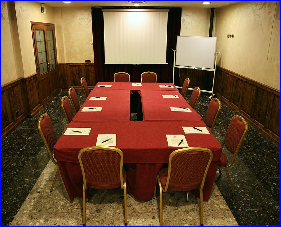 Hotel Meeting Ciampino Esterno foto