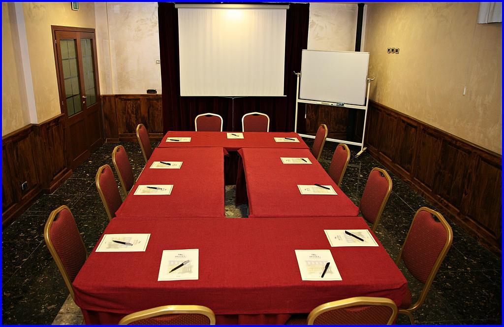 Hotel Meeting Ciampino Esterno foto