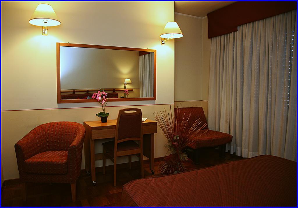 Hotel Meeting Ciampino Esterno foto