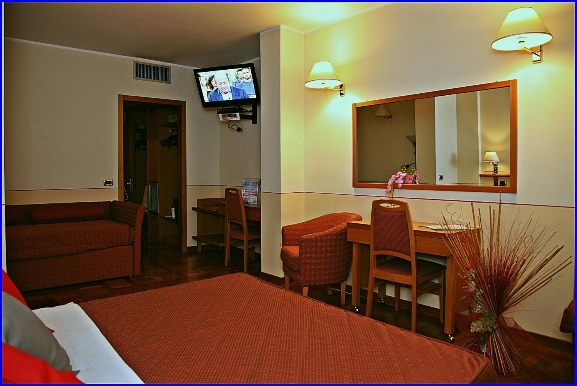 Hotel Meeting Ciampino Esterno foto