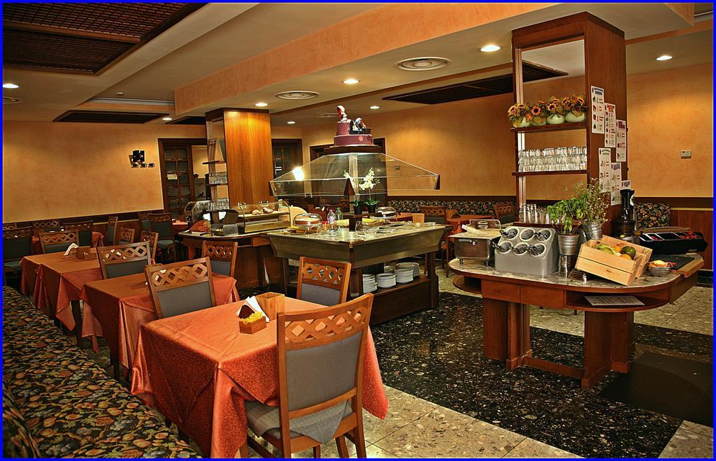 Hotel Meeting Ciampino Esterno foto